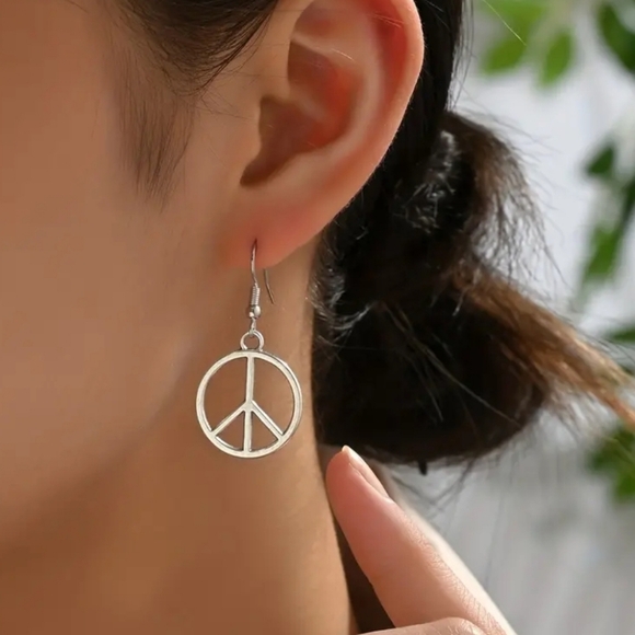 Retro Vibes Peace Symbol Earrings - Picture 3 of 3